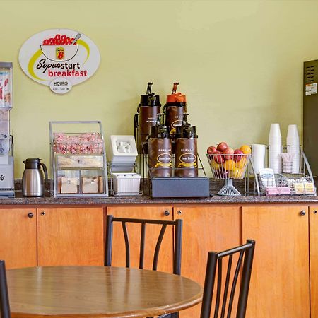 Super 8 By Wyndham Walterboro Hotel Buitenkant foto