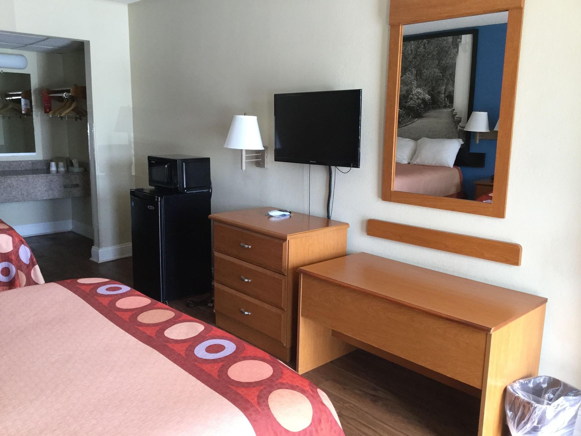 Super 8 By Wyndham Walterboro Hotel Buitenkant foto