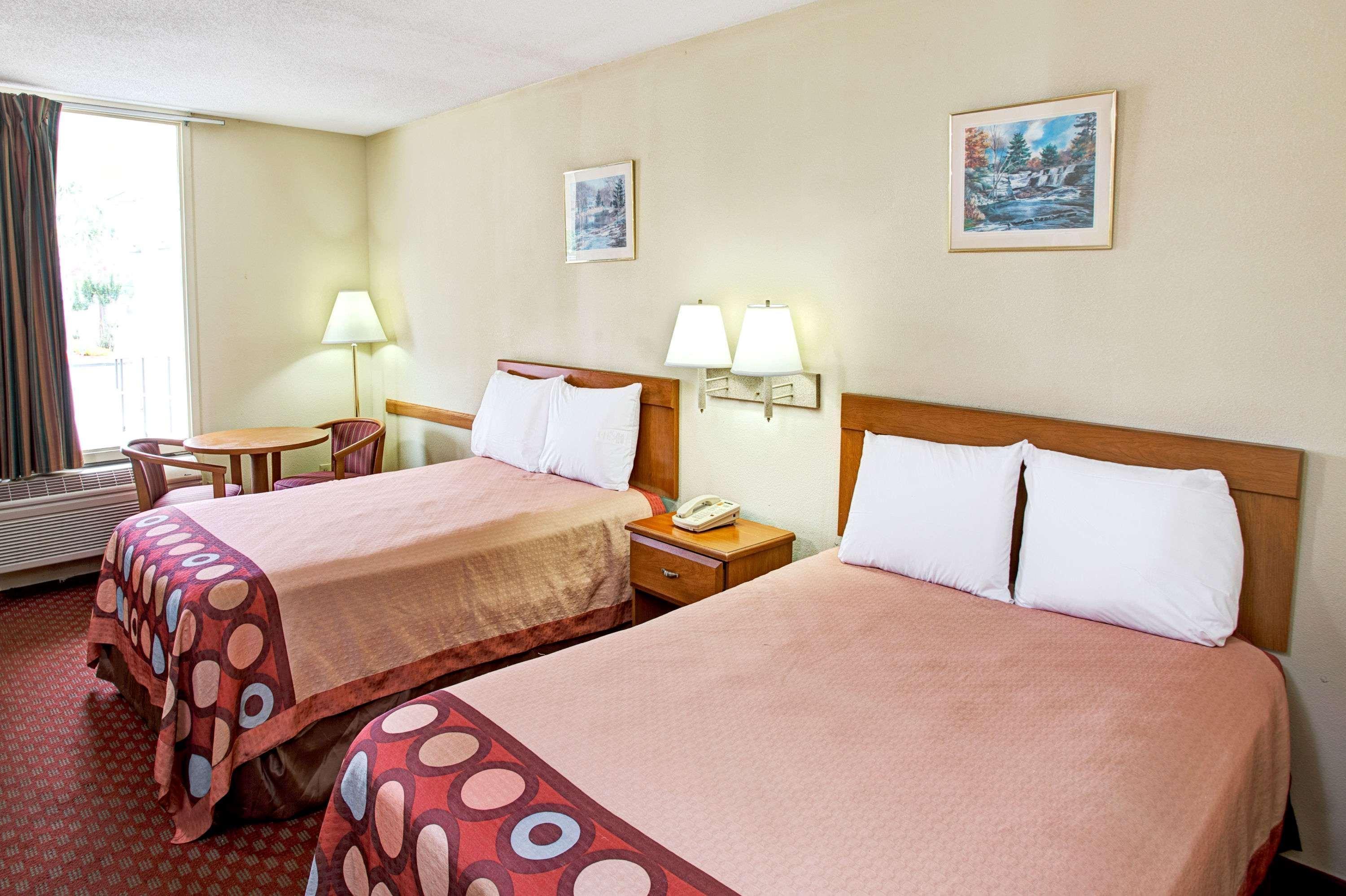 Super 8 By Wyndham Walterboro Hotel Buitenkant foto
