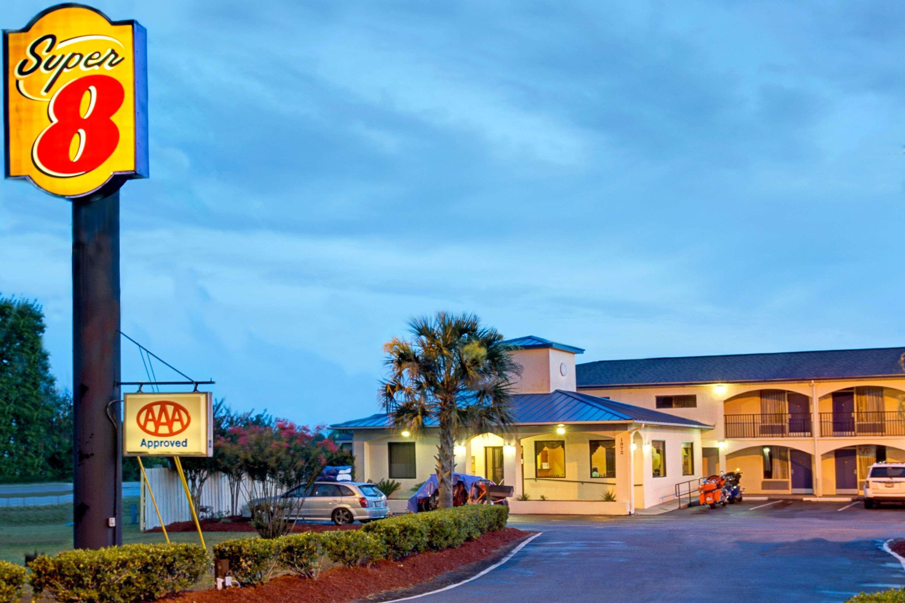 Super 8 By Wyndham Walterboro Hotel Buitenkant foto