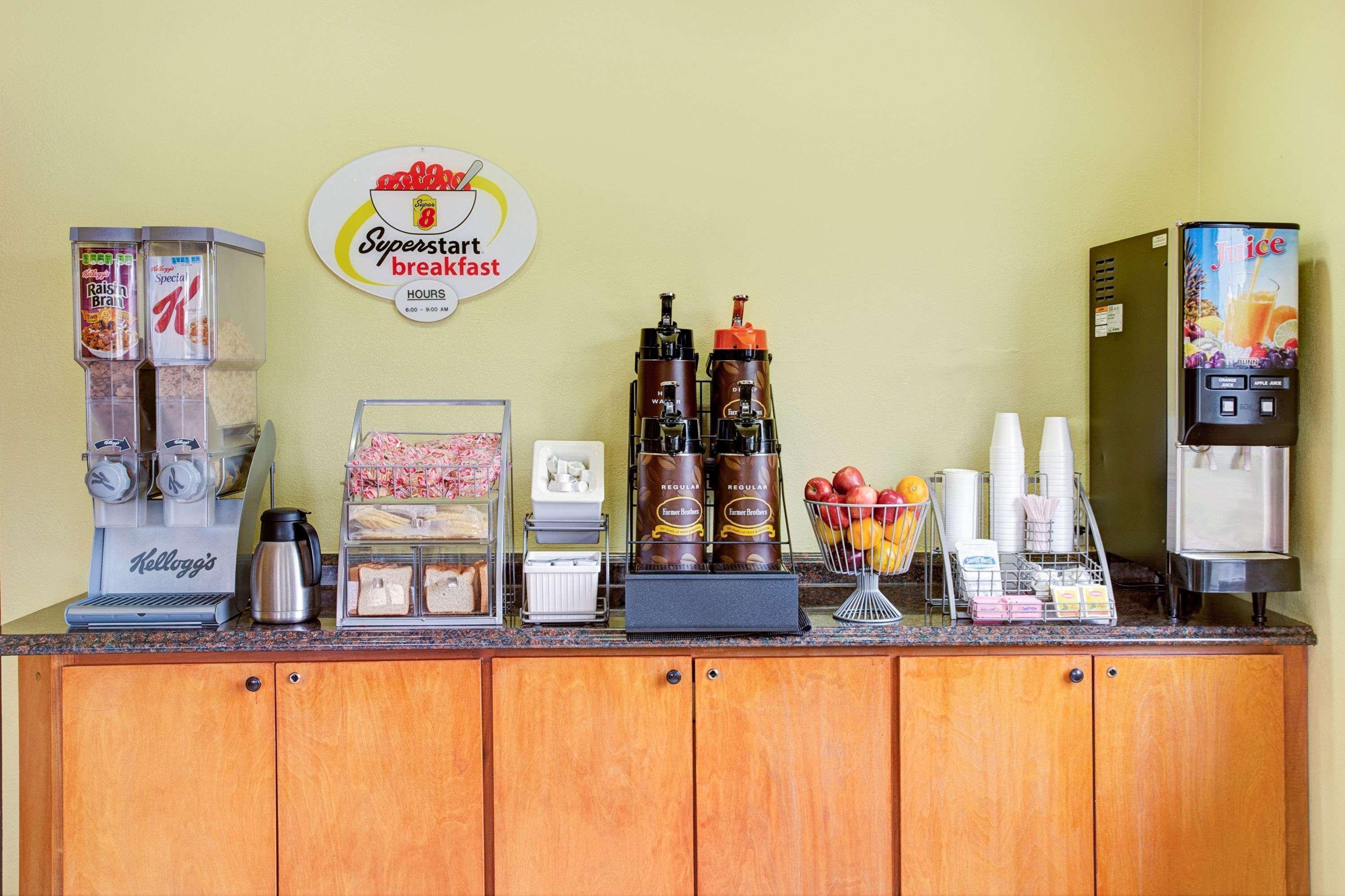 Super 8 By Wyndham Walterboro Hotel Buitenkant foto