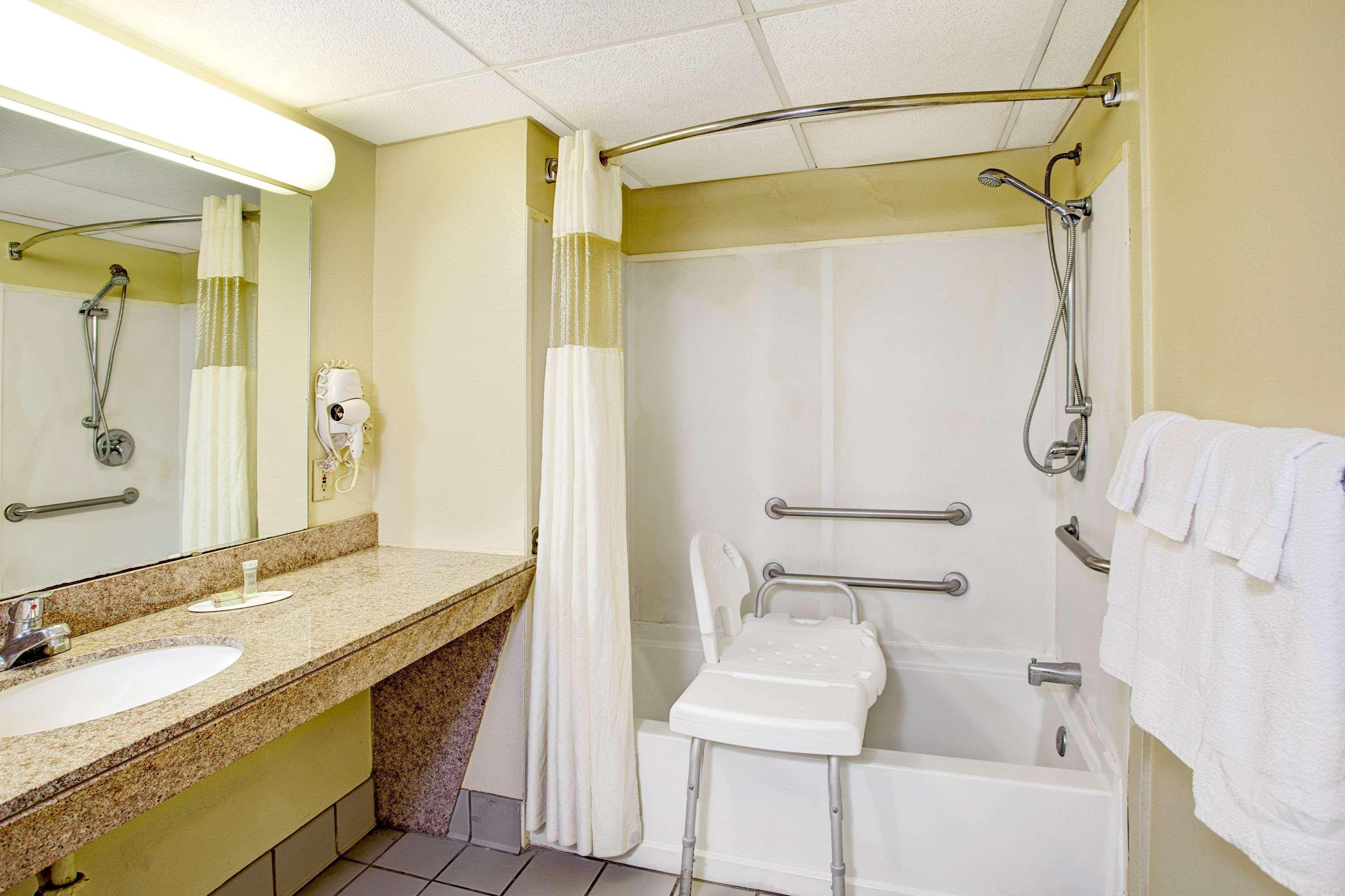 Super 8 By Wyndham Walterboro Hotel Buitenkant foto