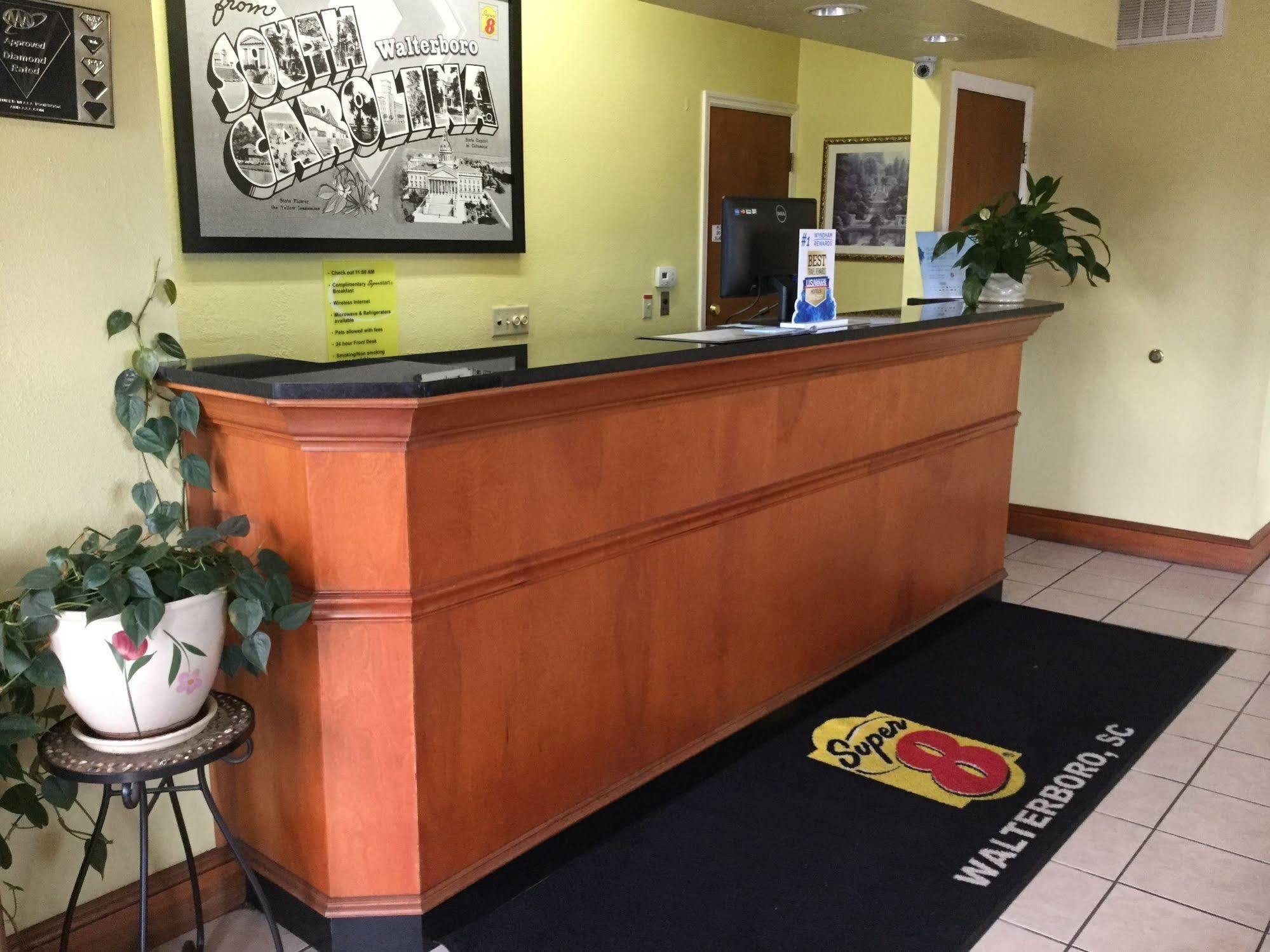 Super 8 By Wyndham Walterboro Hotel Buitenkant foto