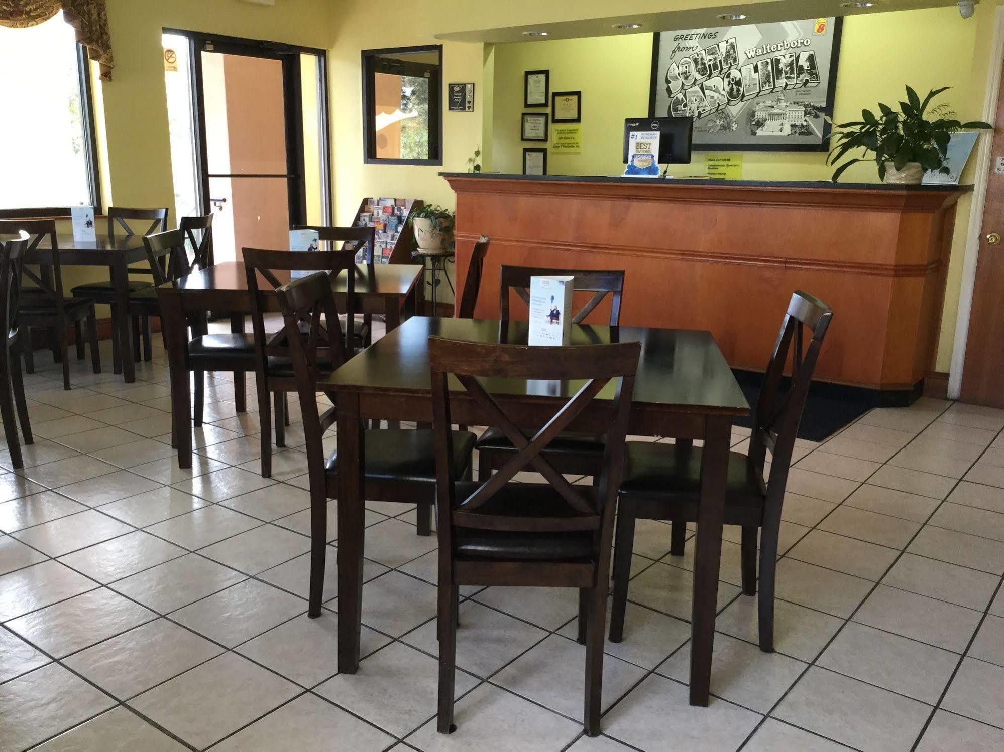 Super 8 By Wyndham Walterboro Hotel Buitenkant foto